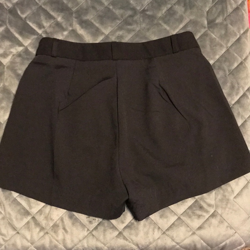 Shorts - Picture 2 of 4